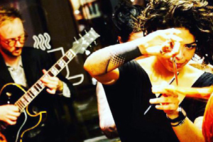 Soho’da bar ve kuaför temalarını birleştirildi