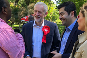 İşçi Partisi lideri Londra’da sahaya indi: Muhafazakar Parti miladını doldurdu