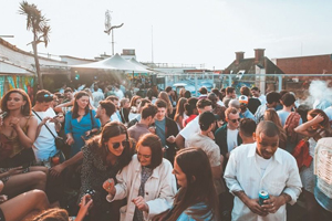 Brixton meşhur ‘teras sezonunu’ açtı