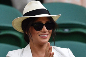 Kadınlara iş kıyafeti tasarlayacak