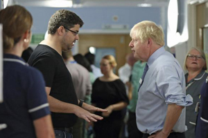 Boris Johnson’a hastanede tepki: Burada yeteri kadar doktor ve hemşire yok