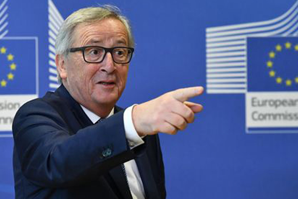 Juncker: Aptal milliyetçilikle tüm gücünüzle mücadele edin