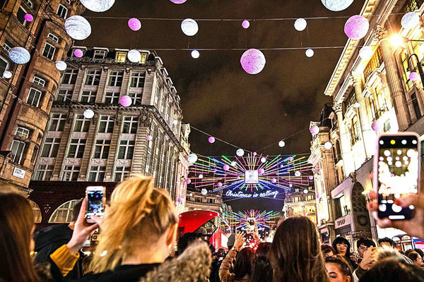 Oxford Circus bu sene Noel ışıklarında yeniliğe gidecek