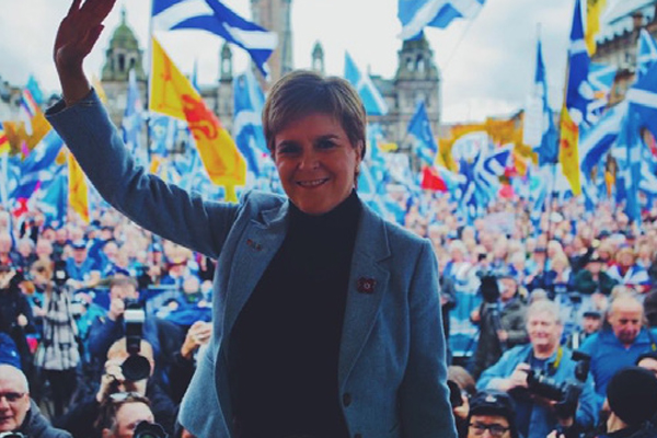 Nicola Sturgeon, seçimlerde bağımsızlık için destek istedi