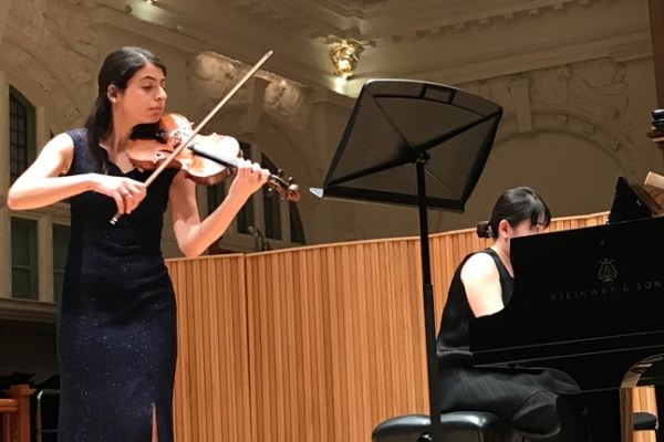 Ezgi Sarıkçıoğlu, konserden konsere koşuyor