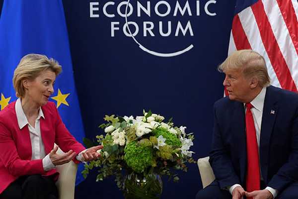 Trump, Davos’ta Avrupa Komisyonu Başkanı’yla görüştü, ‘gümrük vergisi zammı’ tehdidini yineledi