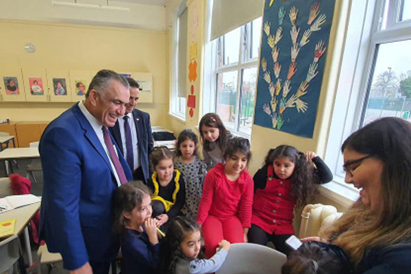 KKTC Bakanı Nazım Çavuşoğlu; çocuklarımızın dillerini, kültürlerini onlara öğretmek zorundayız