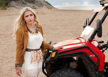 Londralı sanatçı Sibel Saka ‘Unutamazsın’ dedi