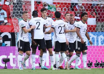 Almanya turnuvada şov yaptı