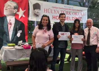 Öğrenciler karnelerine kavuştu