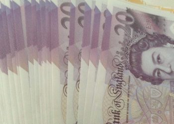 Kara para aklamaktan suçlu bulundu