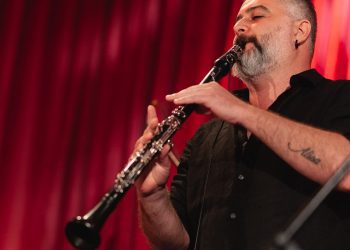 Londra’lı klarnet ustası Saygın Akbudak’ın kitabı yolda