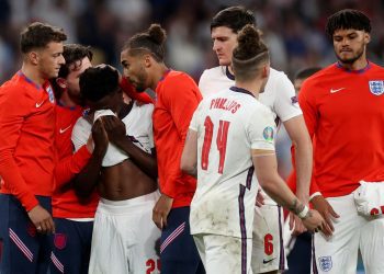 Irkçı hakaretler büyük tepki çekti