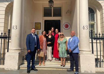 Londra Büyükelçiliği’ne şükran ziyareti