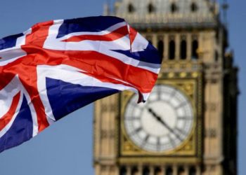 Siyasi sığınmacıları geri gönderiyor