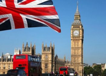 Arsenal’de Özil’in 10 numarası Emile Smith Rowe’da