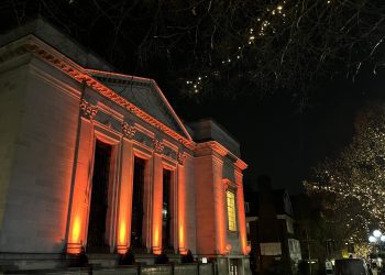 Islington, ışıklandırılan caddeleri ile yeni yıla hazır!