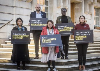Hackney aile içi şiddet hattı pandemide hizmete devam ediyor