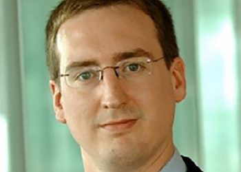 İngiltere’de imalat sanayi üretimi yukarı yönlü güncellendi