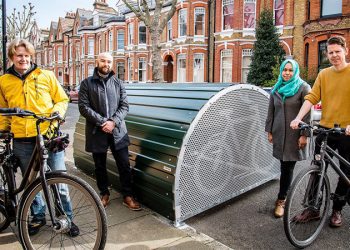 Islington belediyesi 400. bisiklet garajını kurdu