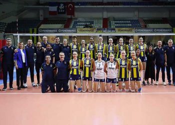 Fenerbahçe Opet kadın voleybol takımı, yarı finale yükseldi