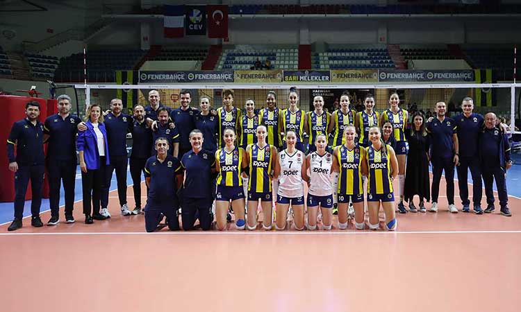 Fenerbahçe Opet kadın voleybol takımı, yarı finale yükseldi