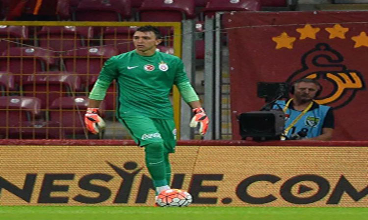 Muslera’nın hedefi Barcelona maçı