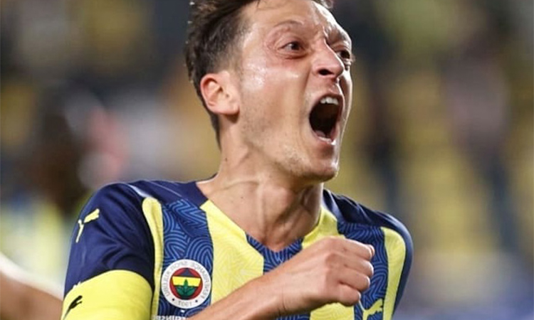 Mesut Özil’in affedilmesi için tek şart özür!