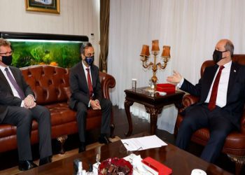 Ersin Tatar, Ajay Sharma ve Stephen Lillie ile makamında görüştü 