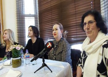 Sibel Tatar, İngiltere Türk Kadınları Yardım Derneği’ni ziyaret etti