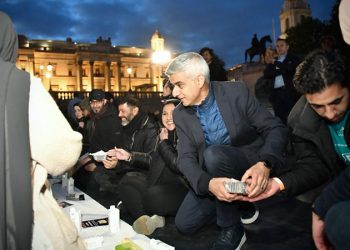 Khan: “Londra’da herhangi bir dine mensup olmakta özgürsünüz”