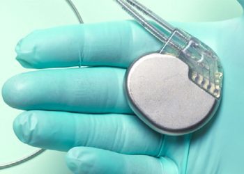 “iPhone ya da kablosuz kulaklık taşımak kalp pilini durdurabilir”