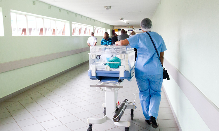 ‘İthal doktor’ UK’de eleştiriliyor