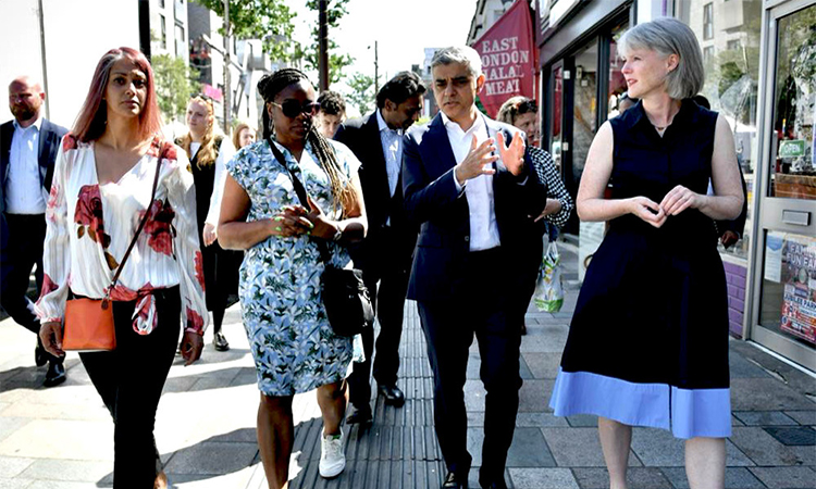 Sadiq Khan, kadınları korumaya yönelik yeni girişimleri onayladı