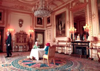 Kraliçenin, Paddington Bear’la çektiği video popüler oldu