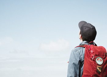 Üniversite öğrencileri, diğer yetişkinlere nazaran çok daha yalnız hissediyor