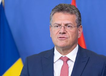 AB, Brexit’i tamamlamak için Birleşik Krallık’ı masaya çağırıyor