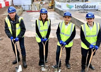 Sadiq Khan, daha çok belediye evi inşaası için çağrıda bulundu