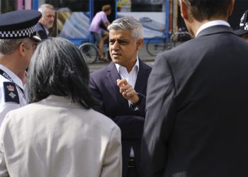 Binlerce kişi kıtalar arası yüzdü, Doğukan KKTC’nin gururu oldu!