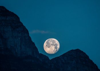 Balık burcunda dolunay