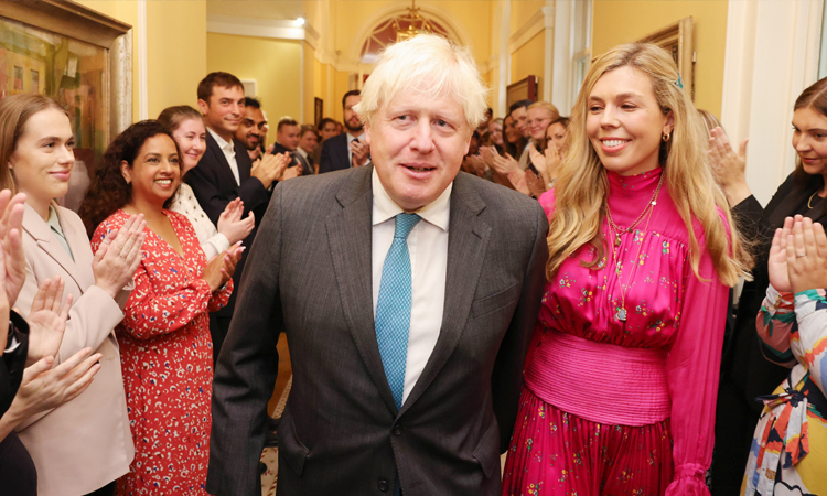 Boris Johnson yeni Başbakan Liz Truss’a tam destek verdi