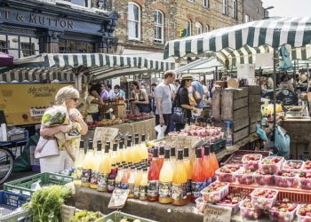 Saç düzleştiren kimyasallar kadınlarda rahim kanseri riskini artırıyor