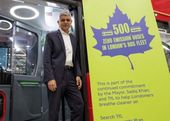 Saç düzleştiren kimyasallar kadınlarda rahim kanseri riskini artırıyor