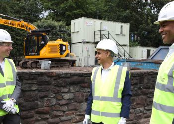 Khan’dan soğuk havalarda evsiz bireylere ekstra yardım çağrısı