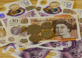 İngiltere’de maaşlar rekor seviyede artış gösteriyor