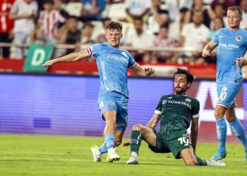 Antalyaspor son dakikada berabere kaldı