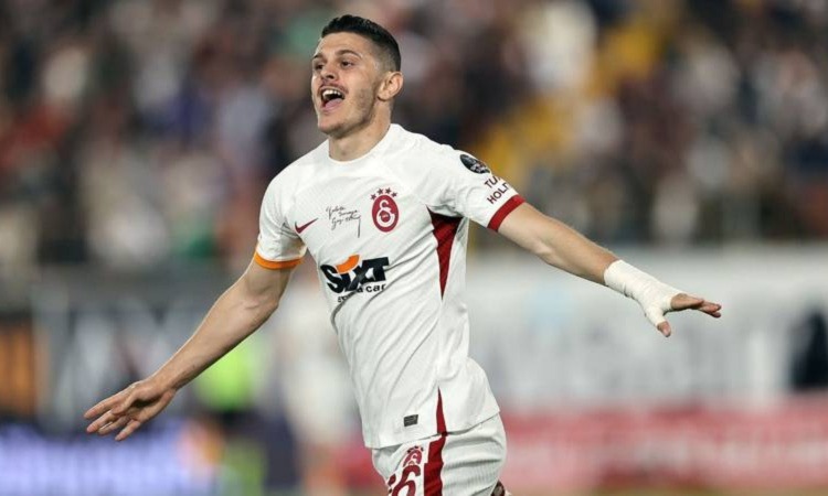 Beşiktaş’tan transfer döneminde önemli bir takviye; Milot Rashica