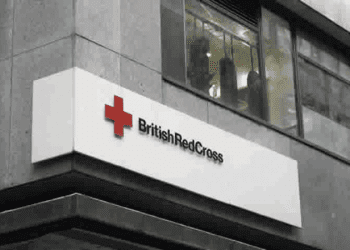 Kızılhaç: İngiltere’de evler iklim koşullarına uygun hale getirilmeli