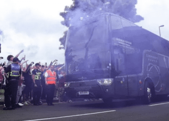 Aston Villa takım otobüsüne saldırI yaptılar
