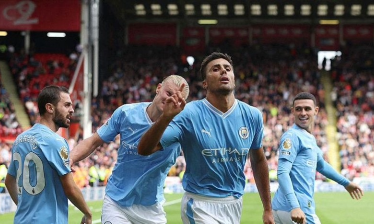 City son dakikada kazandı, Pep tarihe geçti